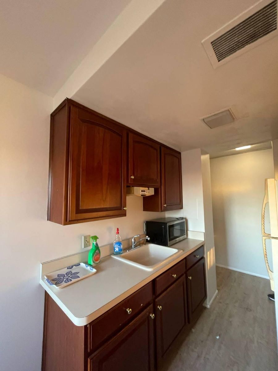 Kitchen and Cabinet Refinishing for McCoy's Painting  in Garden City, MI