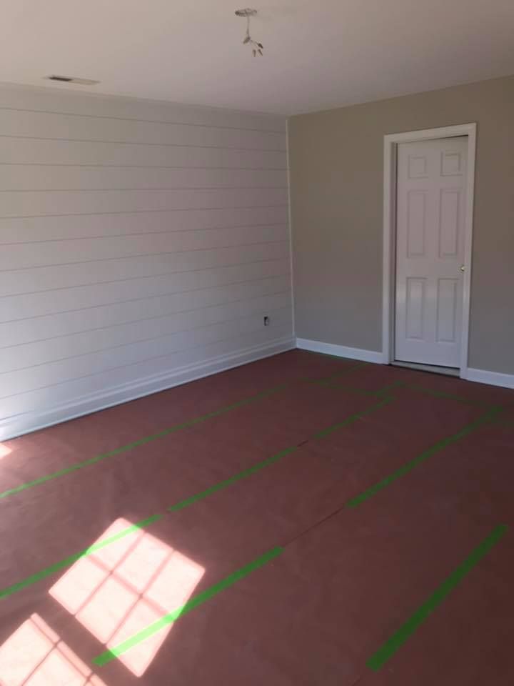 Interior Painting for Regi's Painting Services LLC in Brookfield, CT