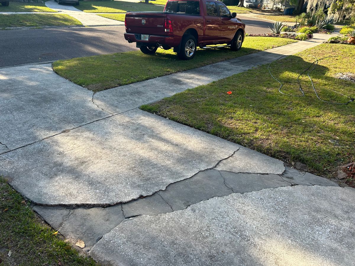 Driveway and Sidewalk Cleaning for Project Masters Group in Tampa, FL
