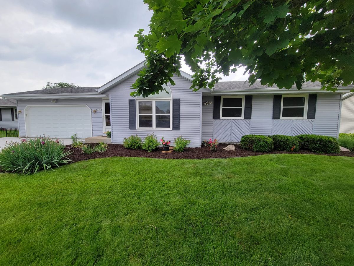 Mulch Installation for Austin's All Season's Services LLC in Watertown, WI