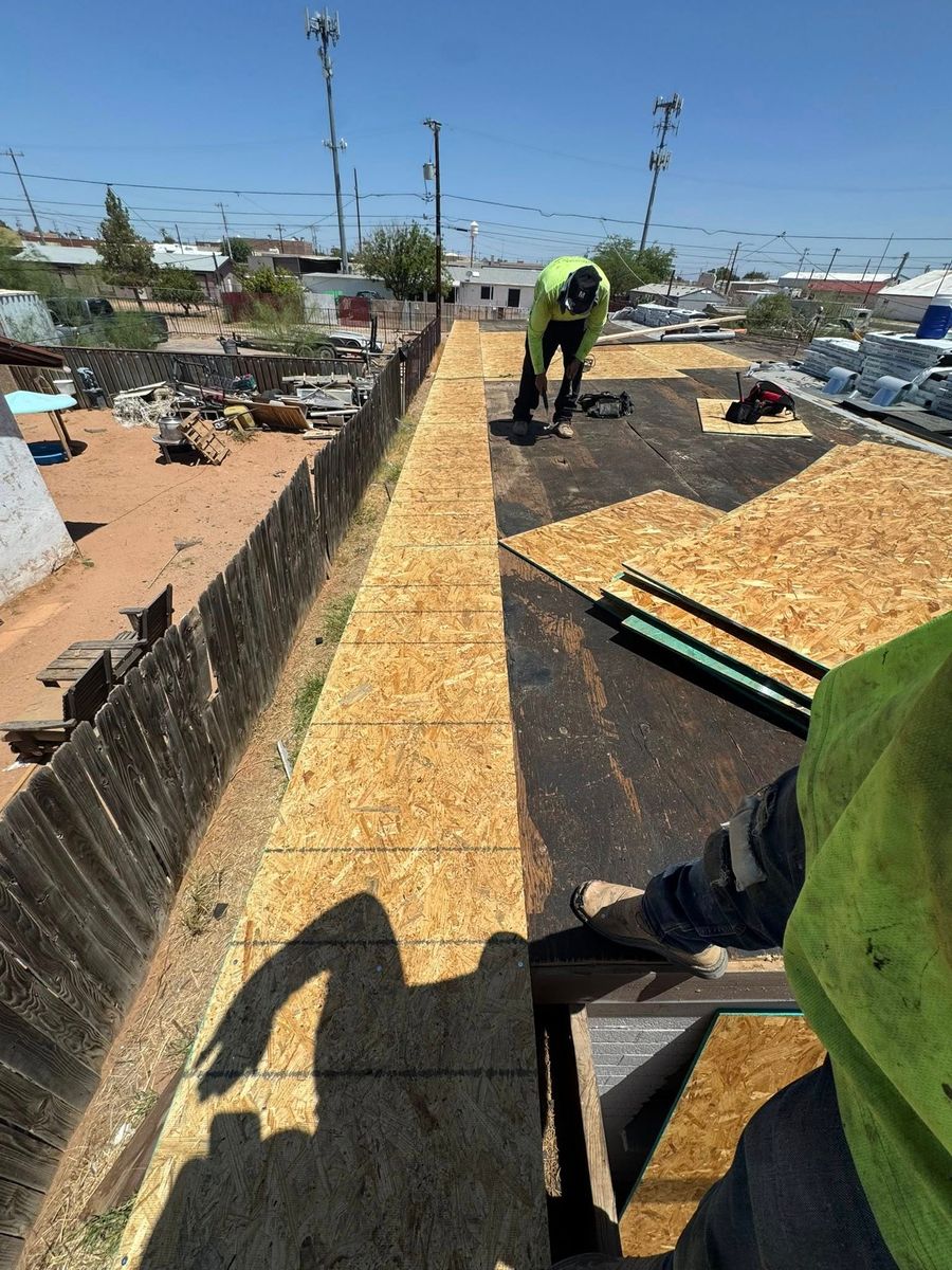 Roofing for Anozira Contracting Services  in Phoenix, AZ