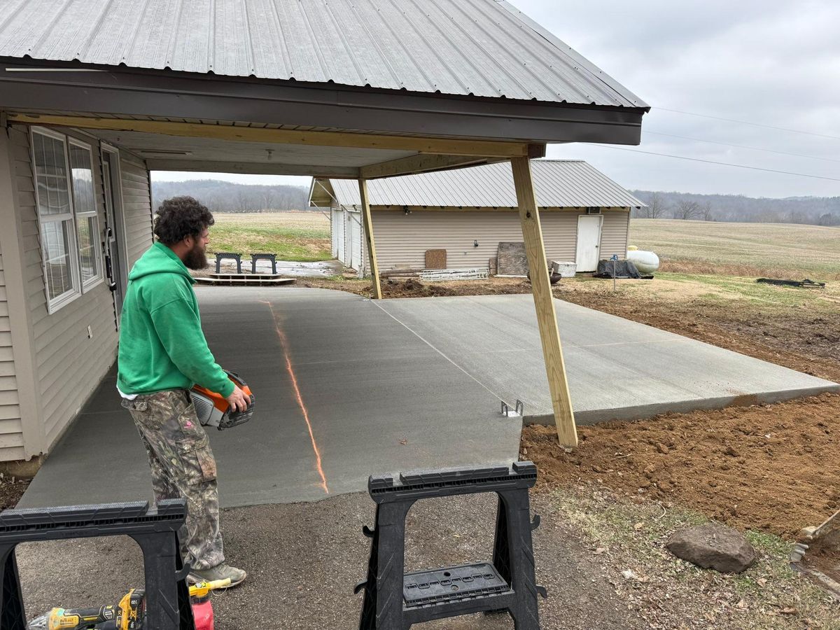 Porches, Patios, & Firepits for Whitfield Concrete Construction in Solsberry, IN