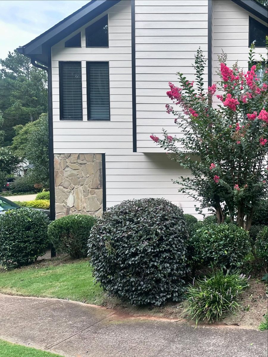 Shrub/Bush Trimming for Hedgecraft Landscaping LLC in Senoia, GA