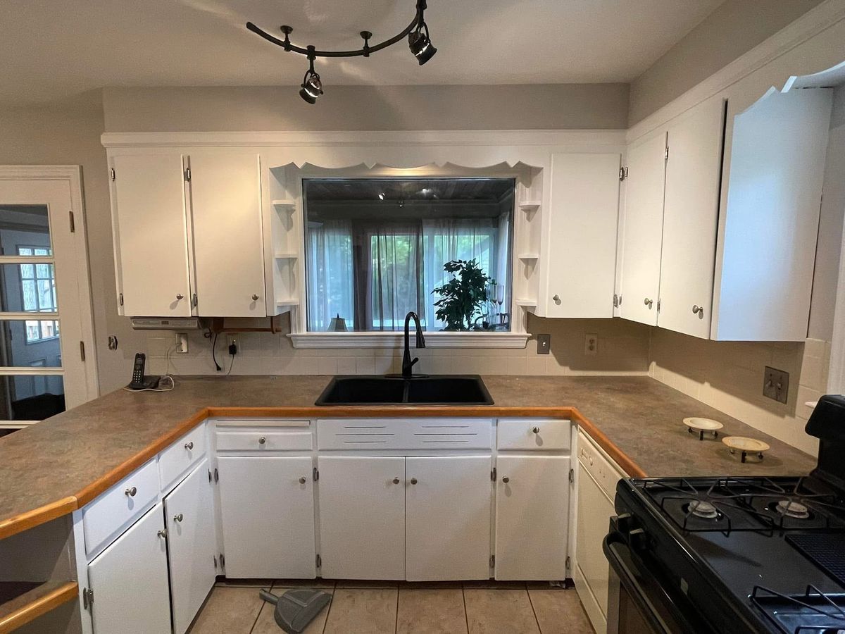 Cabinet Refinishing for West Michigan Paint Pros LLC in Grand Rapids, MI