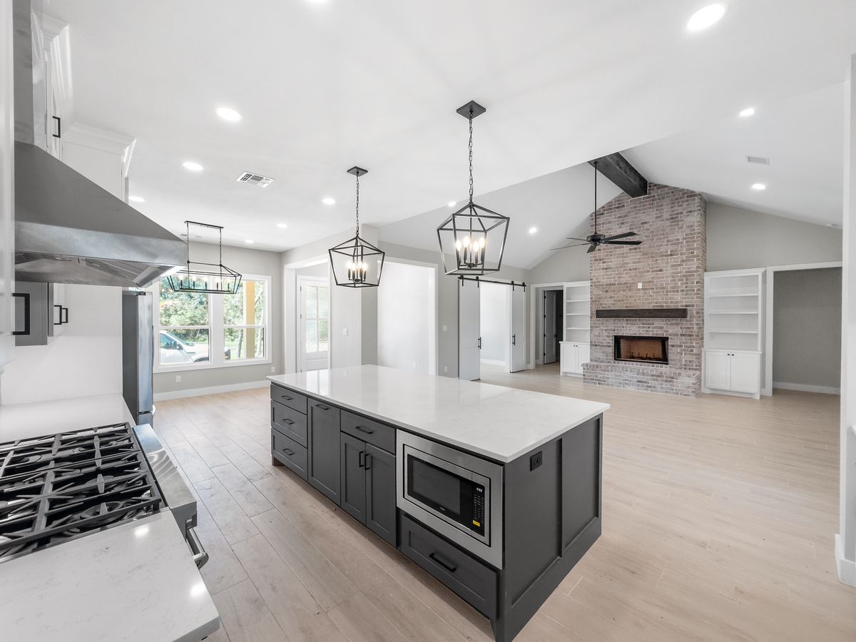 Flooring for Easterling Homes in College Station, TX