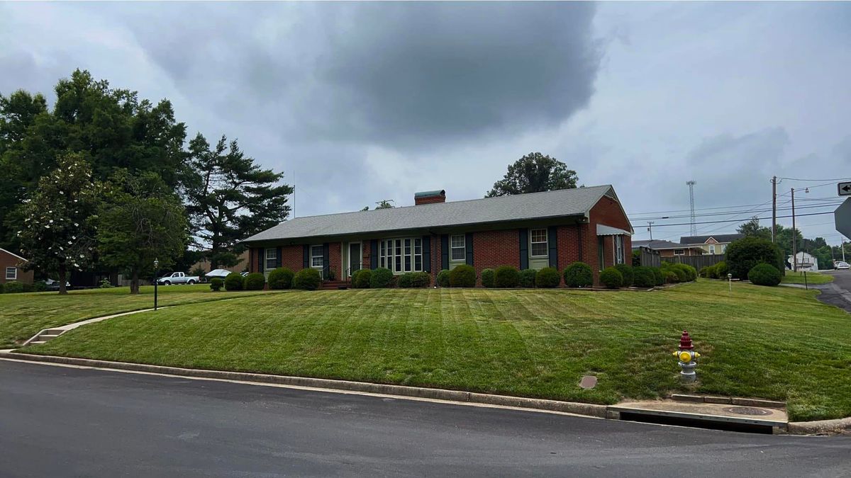 Shrub Trimming for Grayson’s Lawn Service in Crewe, VA