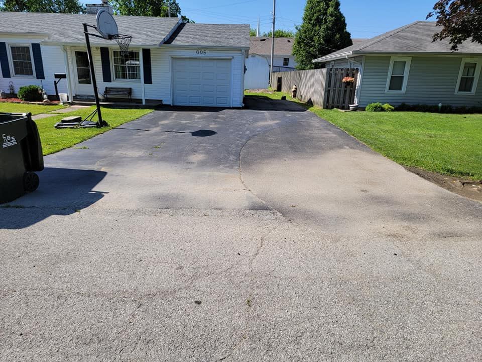 Sealcoating for Smith's Paving and Sealcoating in Rushville, IN