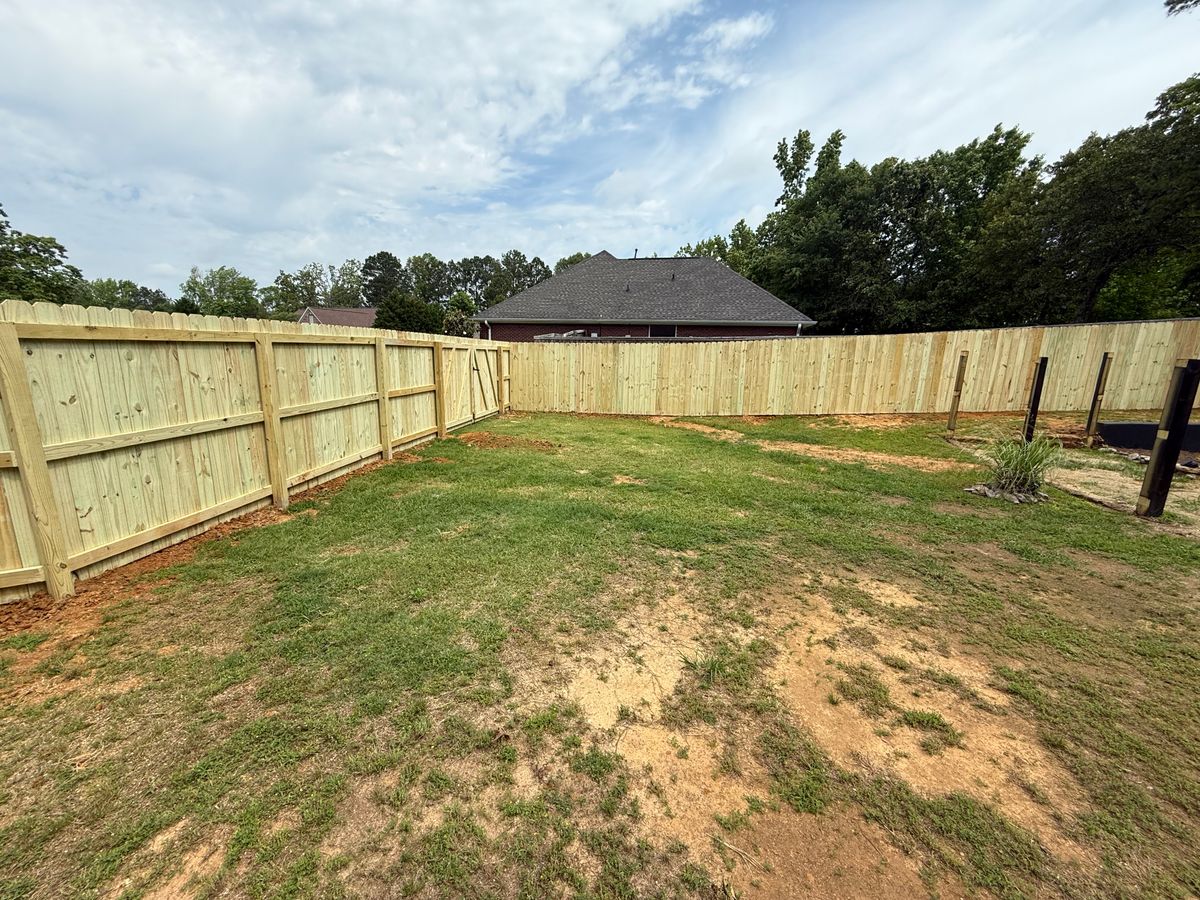 Fence Installation for Pennington Fence Co in Tupelo, MS
