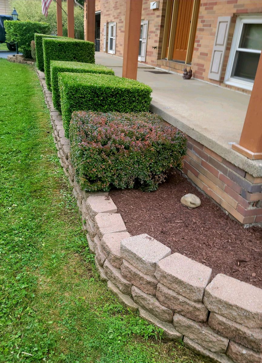 Stone For Driveways & Flowerbeds for A&A Lawnworks in Maximo, OH