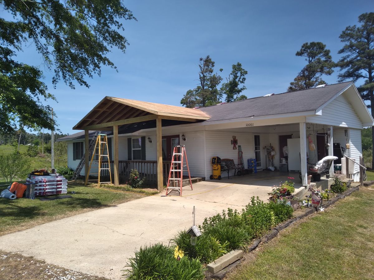 Roofing Repairs for H & R Roofing And Construction  in Union, MS