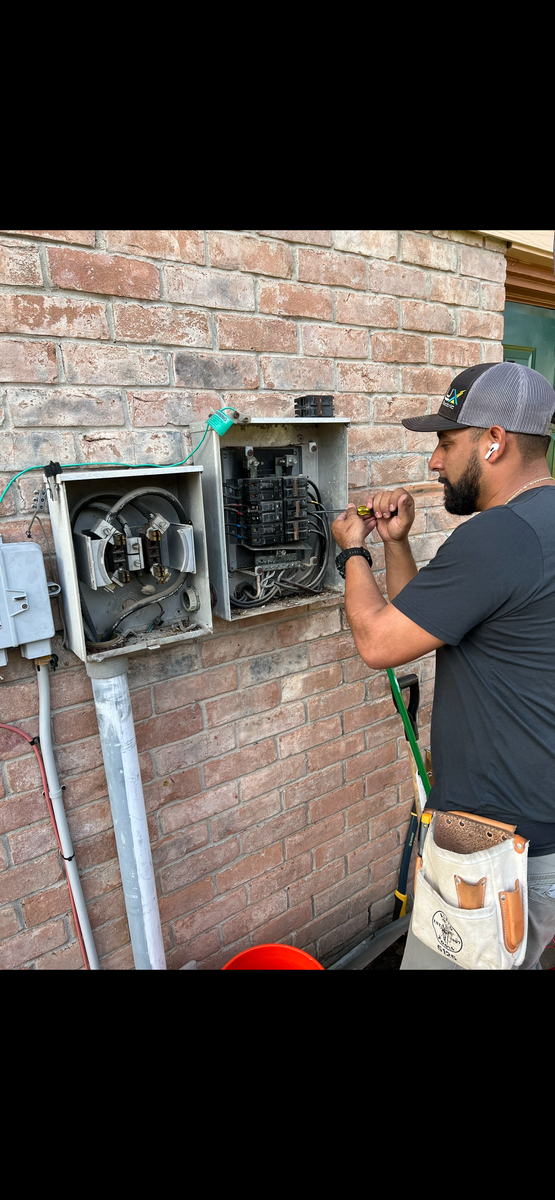Wiring and Rewiring for LUX Electric in Floresville, TX