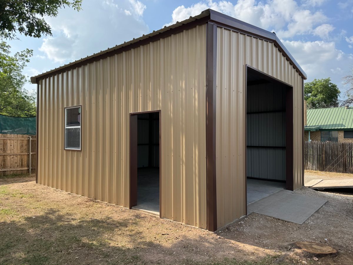 Barns for CHR Unlimited LLC in San Angelo, Texas