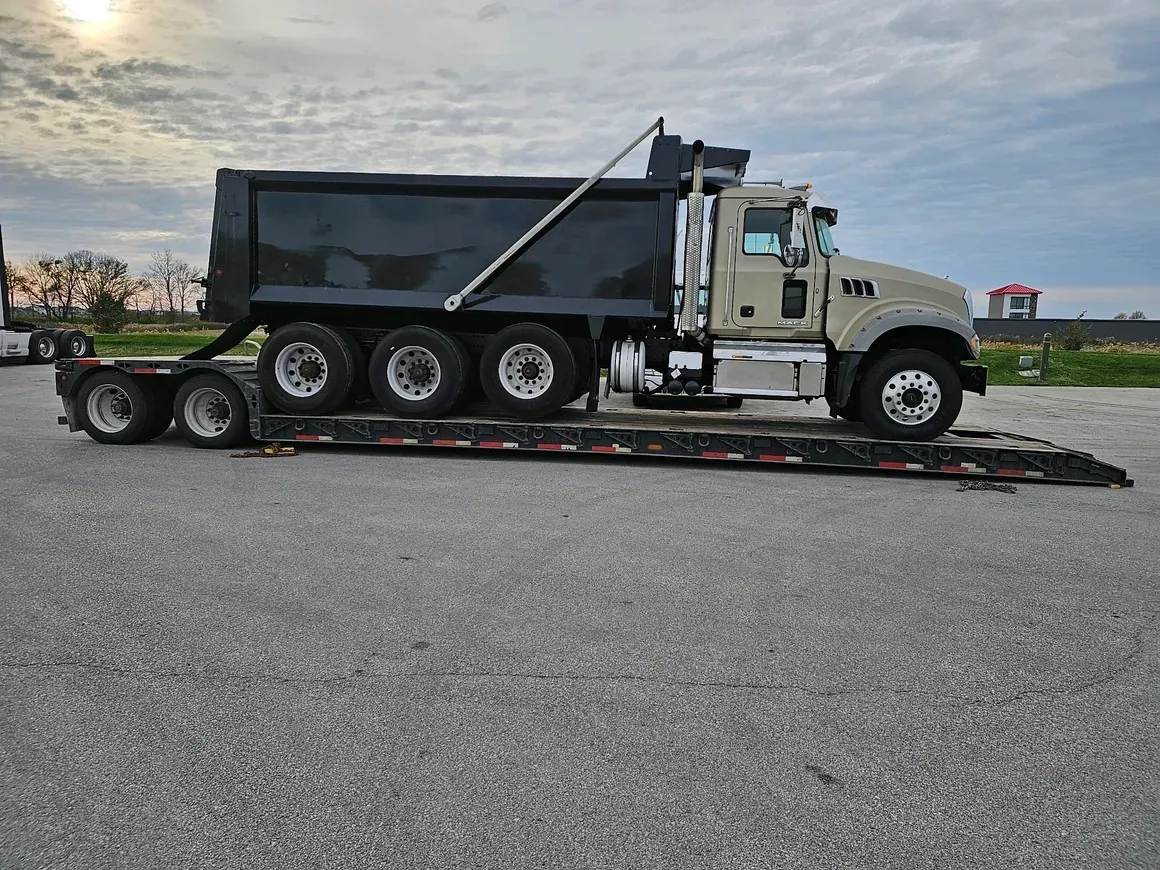 Material Hauling for Jeff Hall Trucking in Ligonier, IN