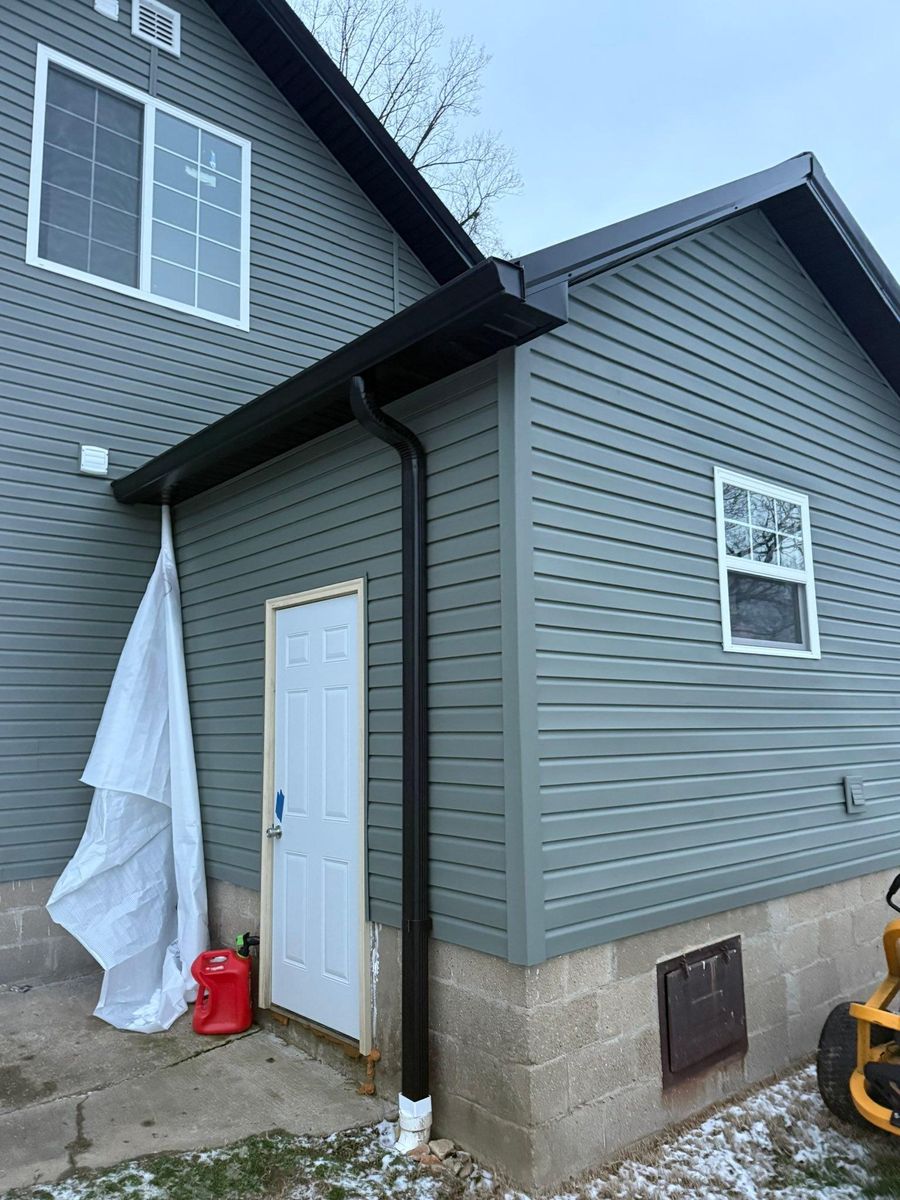 Roofing Installation for Top Hand Roofing and Gutter in Pomeroy, OH