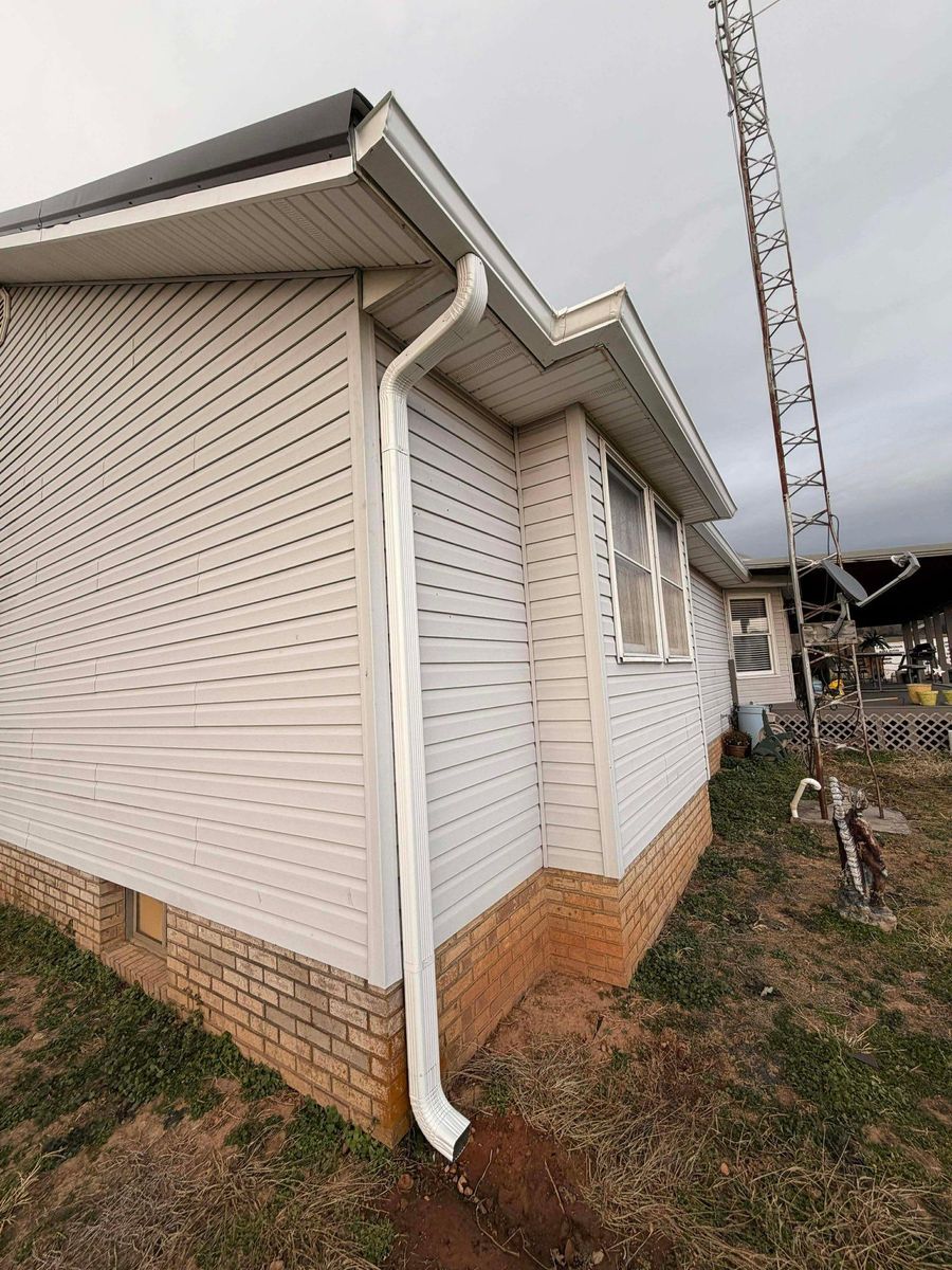 All forms of Siding metal and vynl for KY Gutter Pro & Specialty Roofing Systems in Monticello, KY