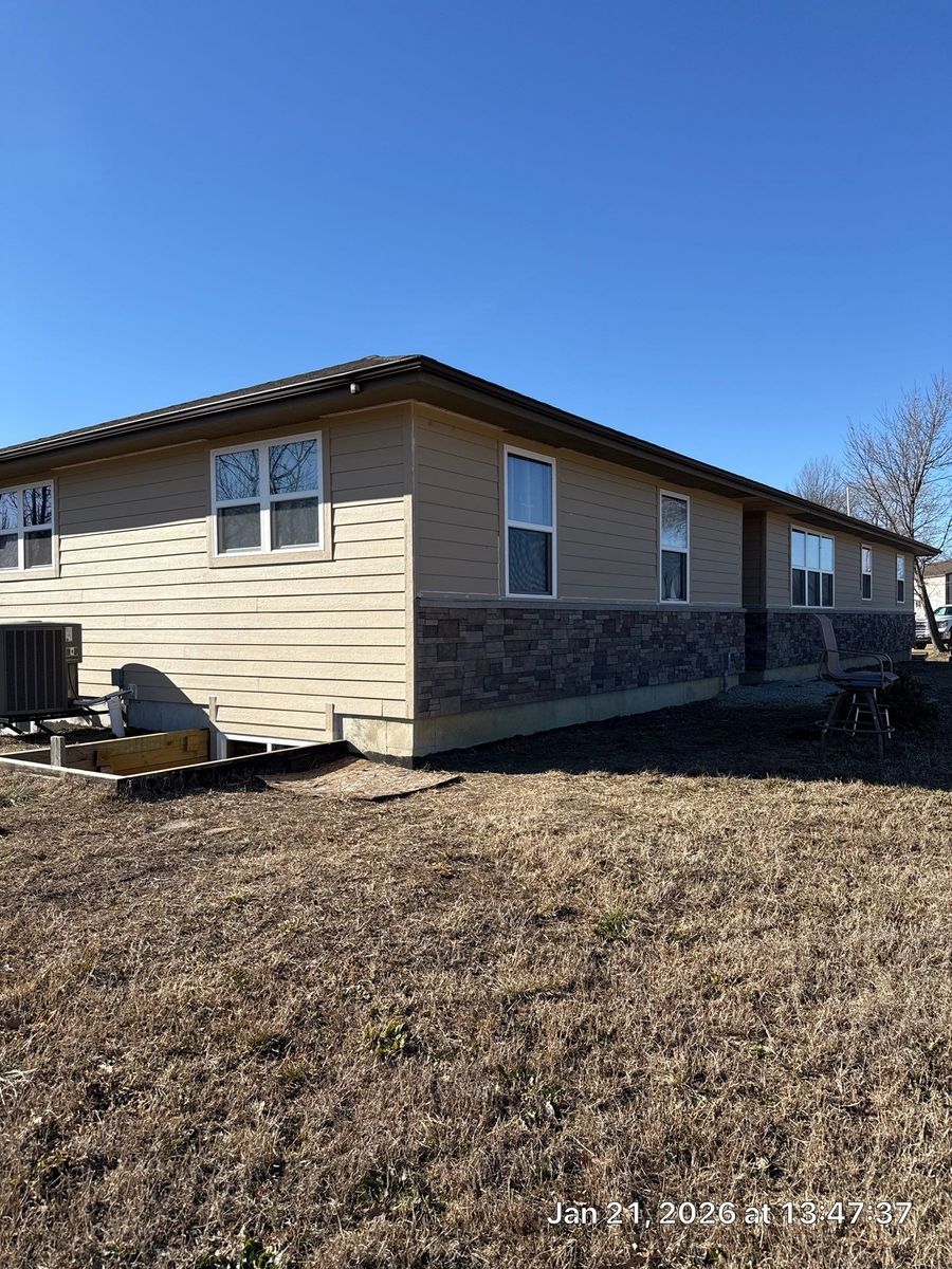 Siding & Roofing for Edgecomb Builders in Ottawa , KS