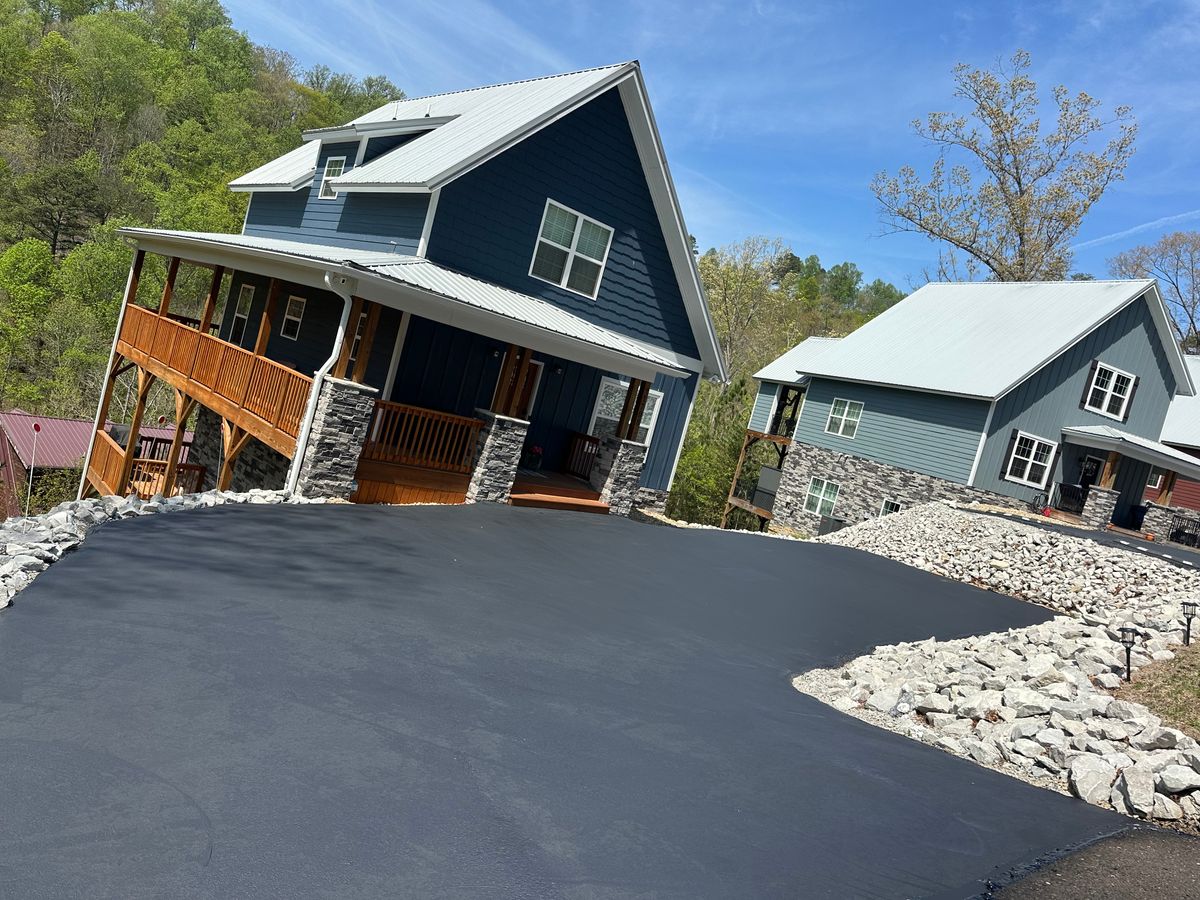 Asphalt Seal Coating for Metzler Paving and Sealcoating LLC in Jacksboro, TN