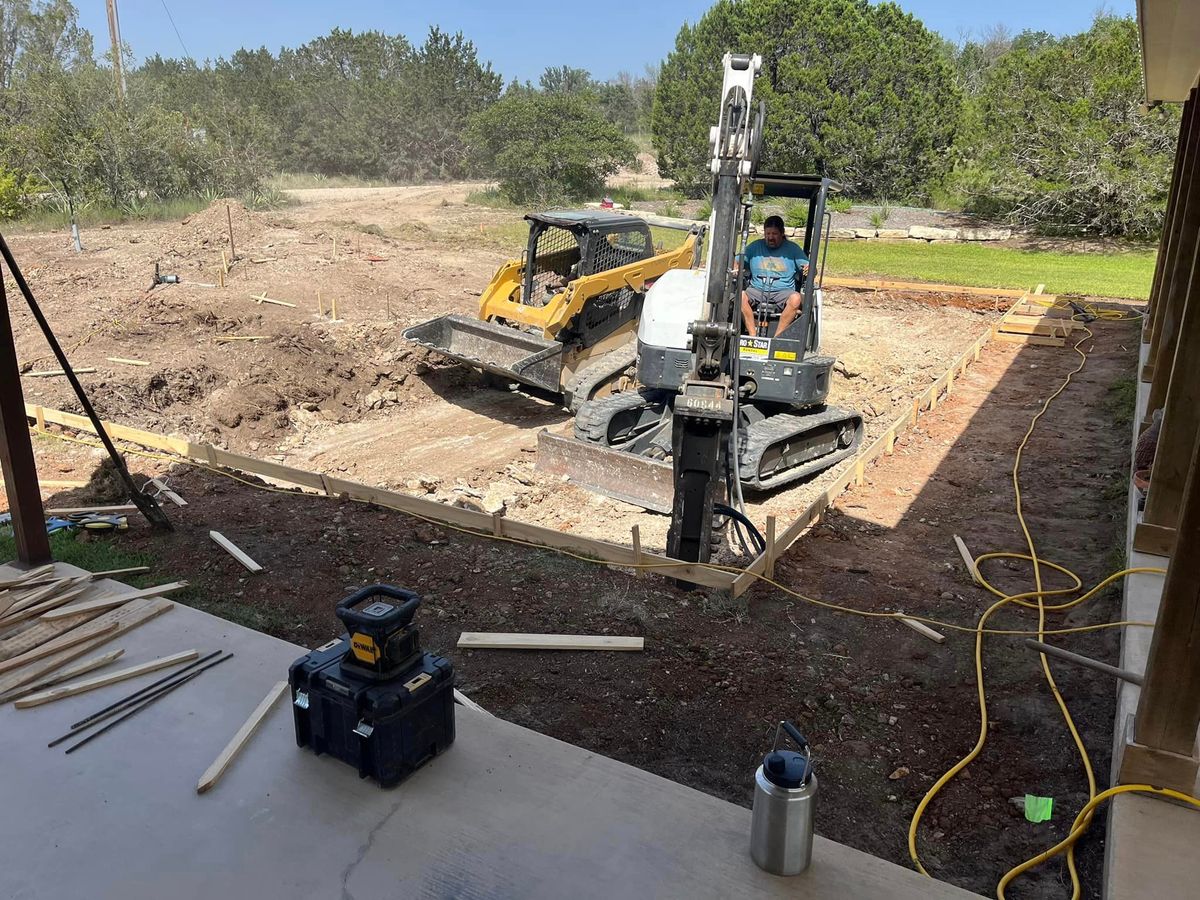 Custom Pool and Spa Construction for JP Pools, LLC in Gatesville, TX