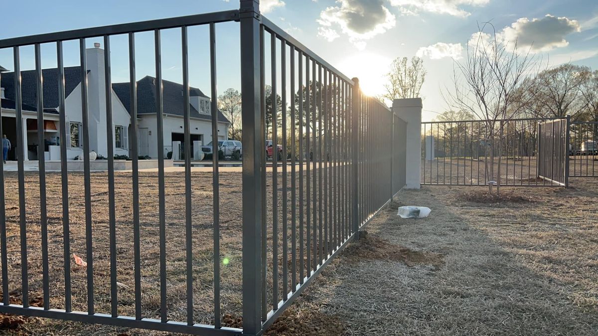 Custom Fence Design for Manning Fence, LLC in Hernando, MS