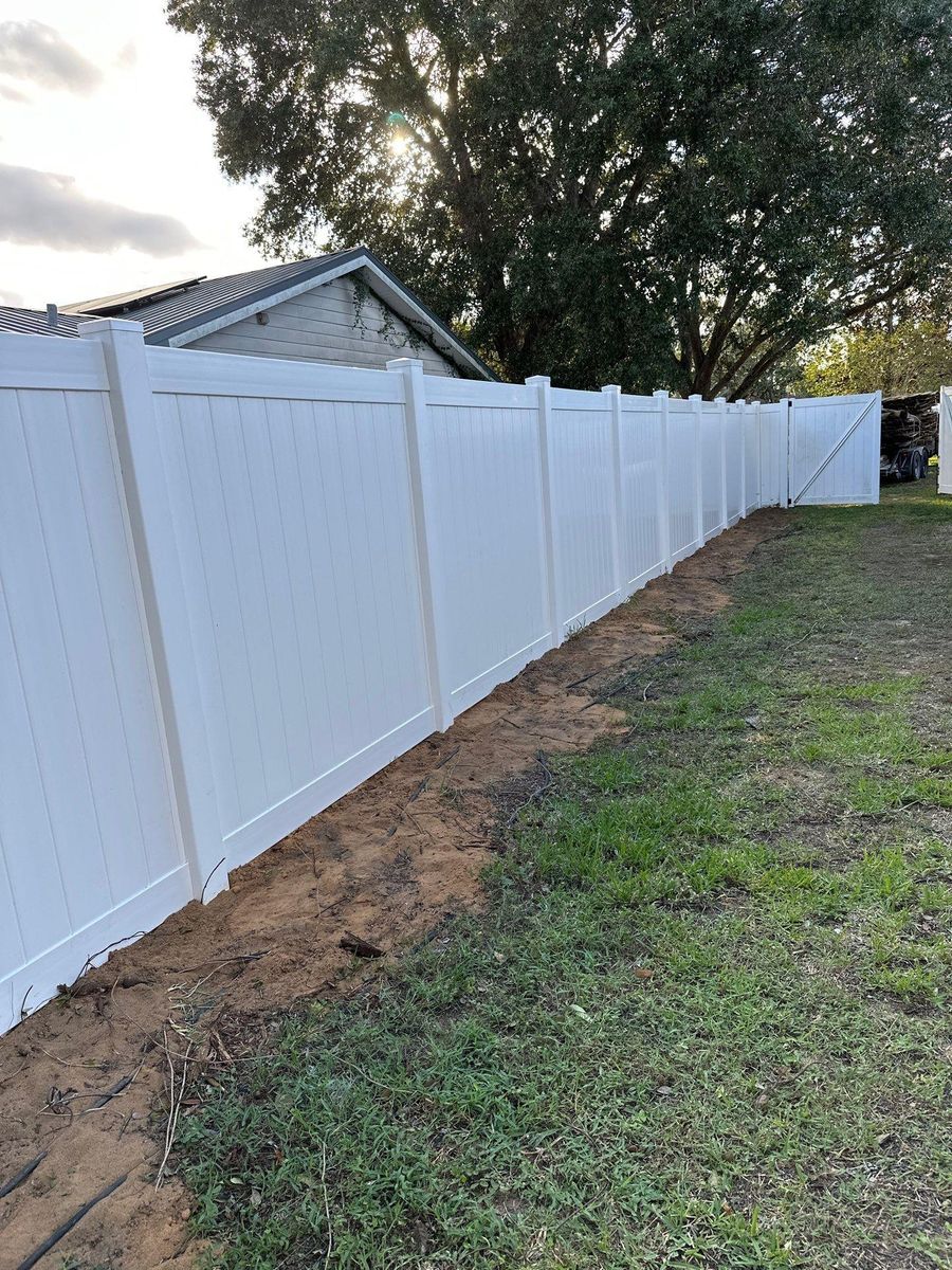 Vinyl Fence Installation for ASAP Fence & Gates - Central, FL in Leesburg, FL