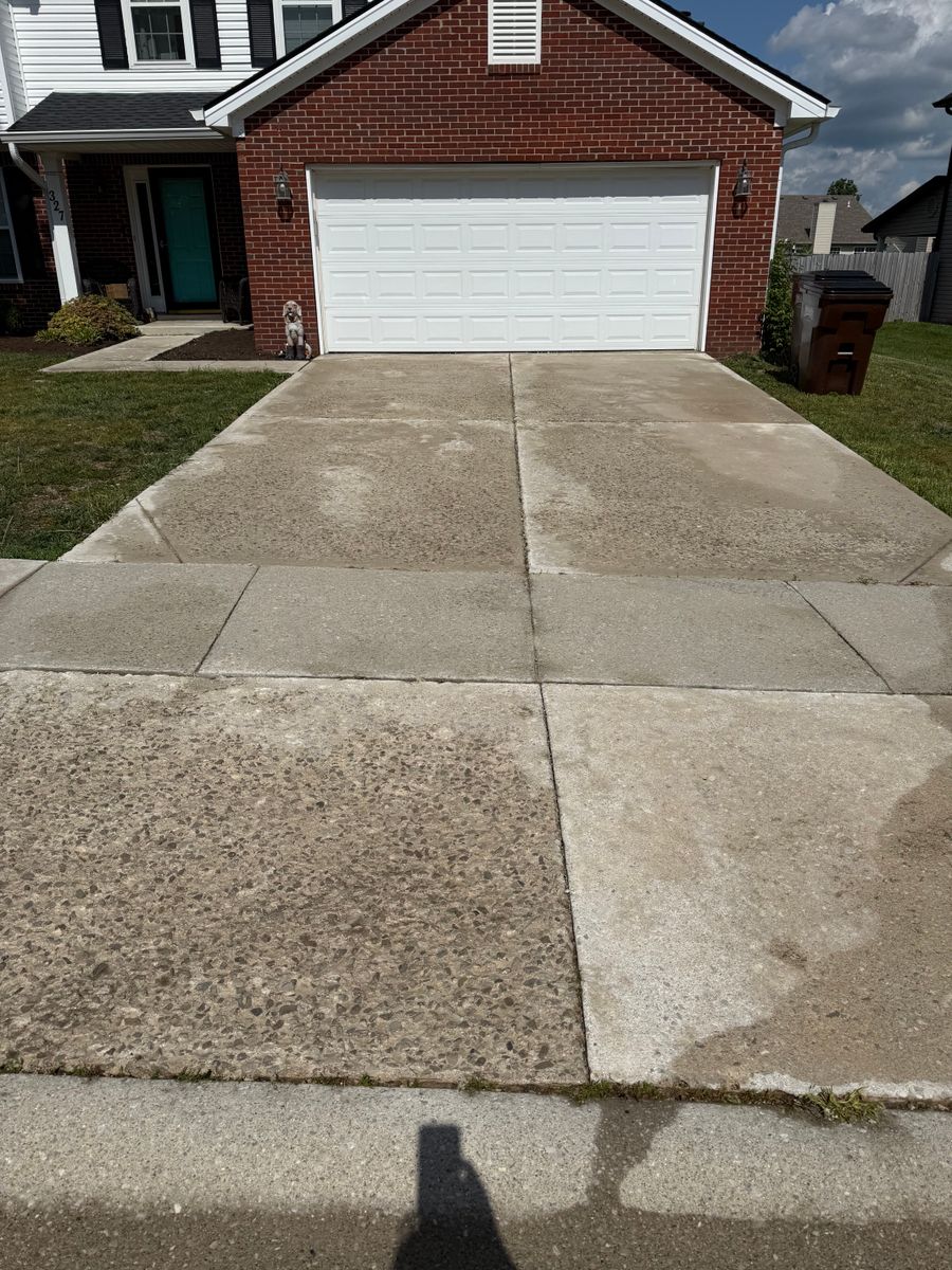 Driveway & Sidewalk Cleaning for Central KY Pressure Washing in Winchester, KY