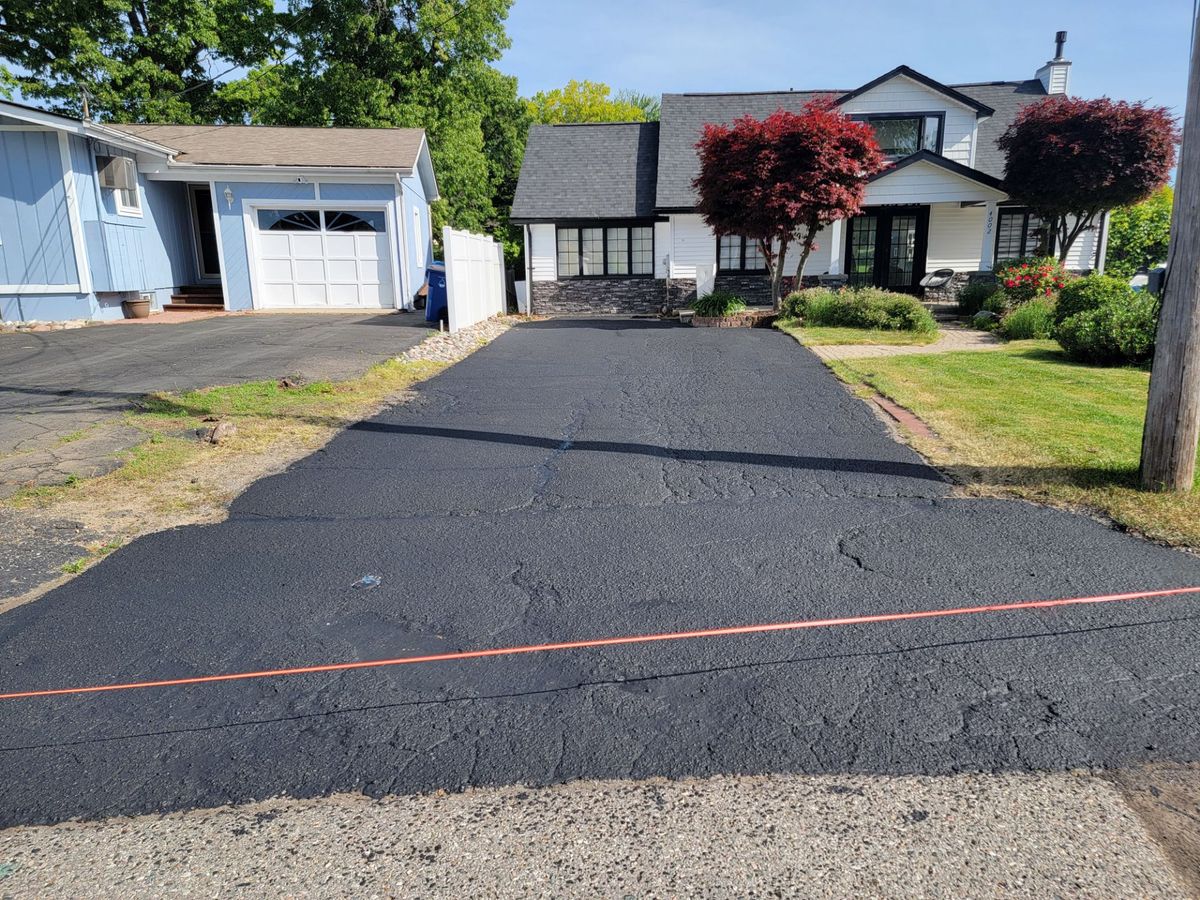 Asphalt Sealcoating/Patching/Paving for Precision Paving and Sealing LLC  in Waterford Township,  MI