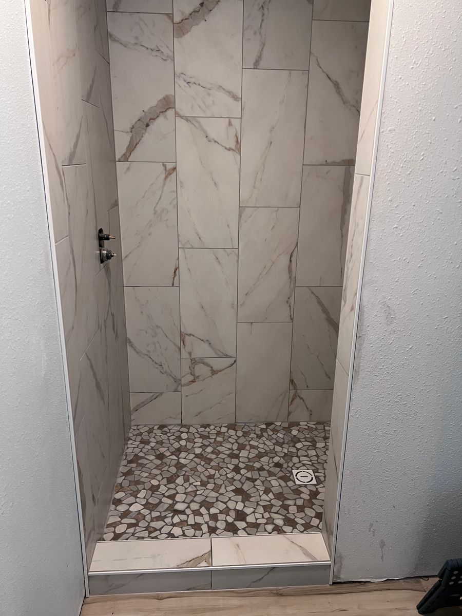 Bathroom Tiling for R. Royal Floors in Royalton, MN