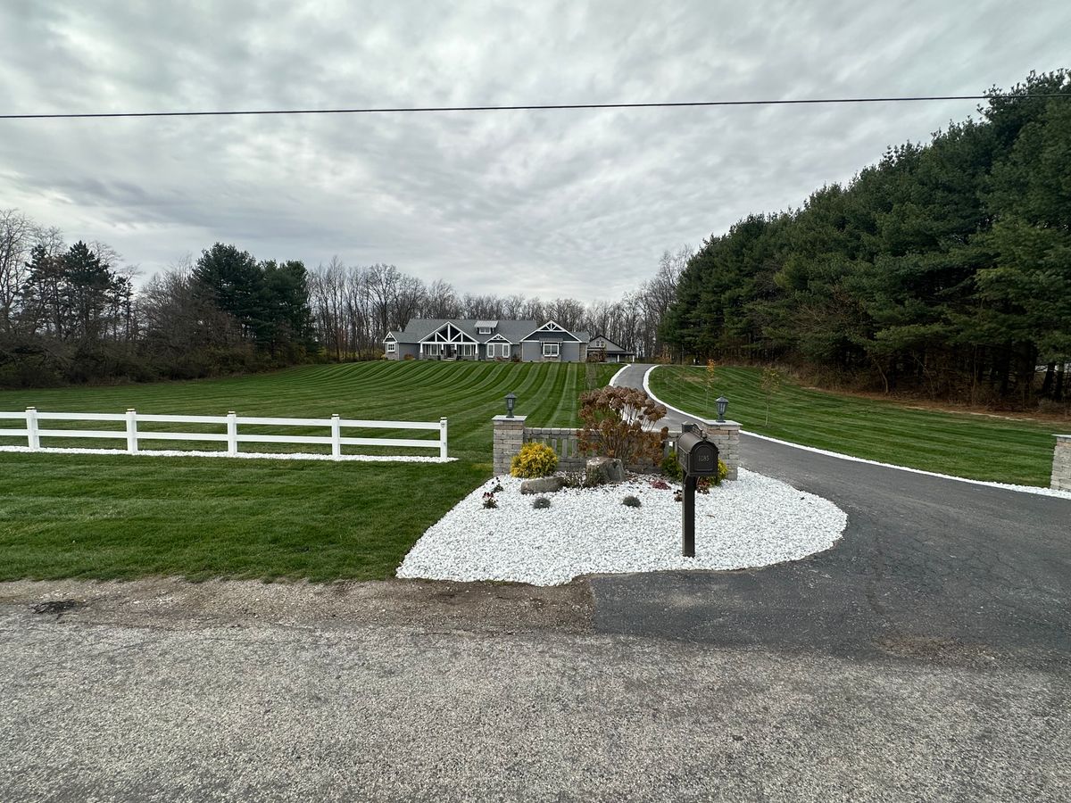 Landscape Install/Maintenance for FIRST CLASS GRASS LLC in Syracuse, IN