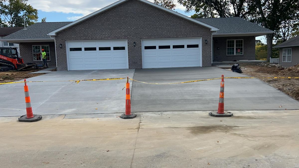 Concrete Slab Construction for MidWest Concrete in Benton, MO