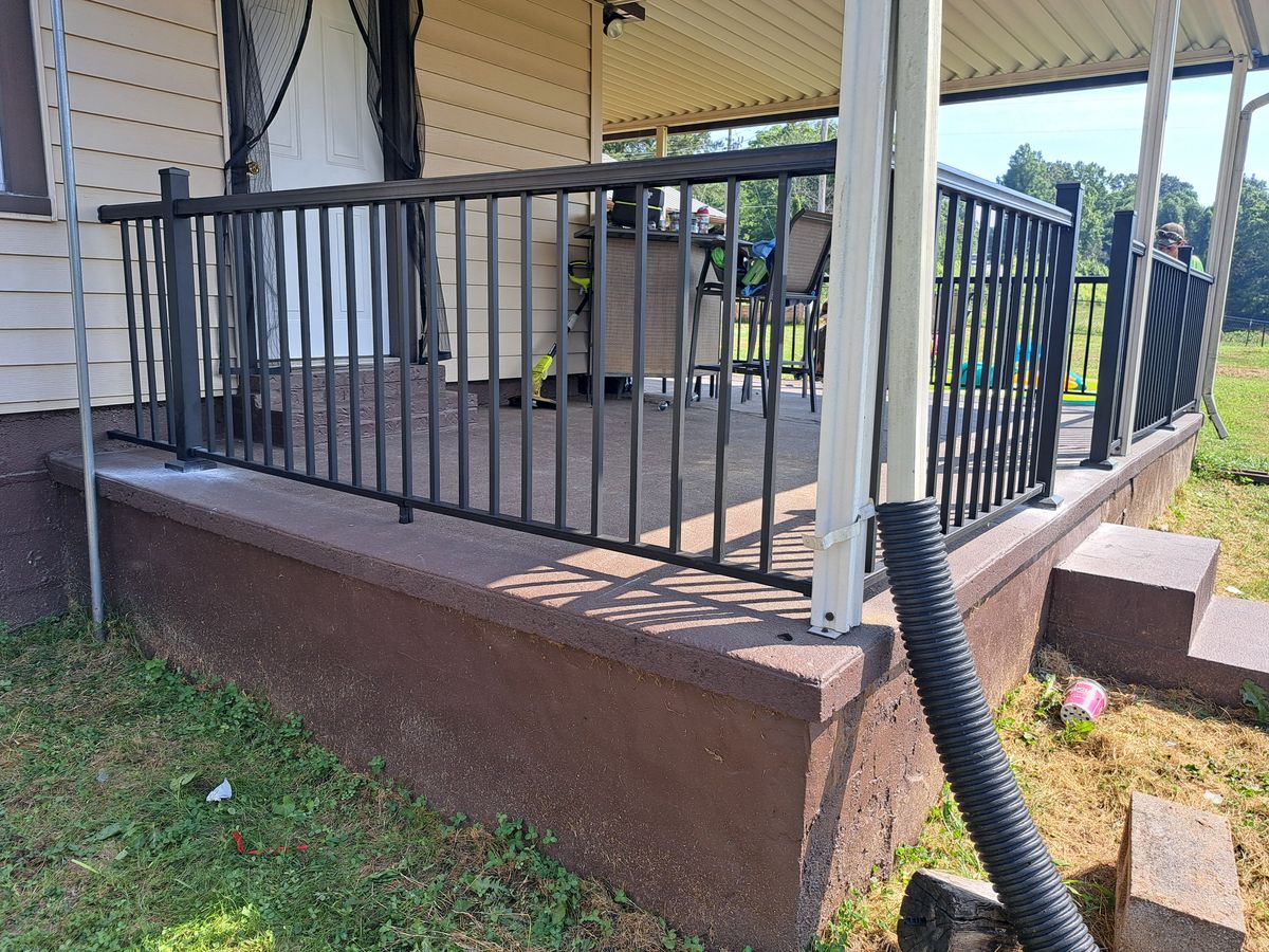 Aluminum Railing for Southern Town & Country Fence in Sparta, TN