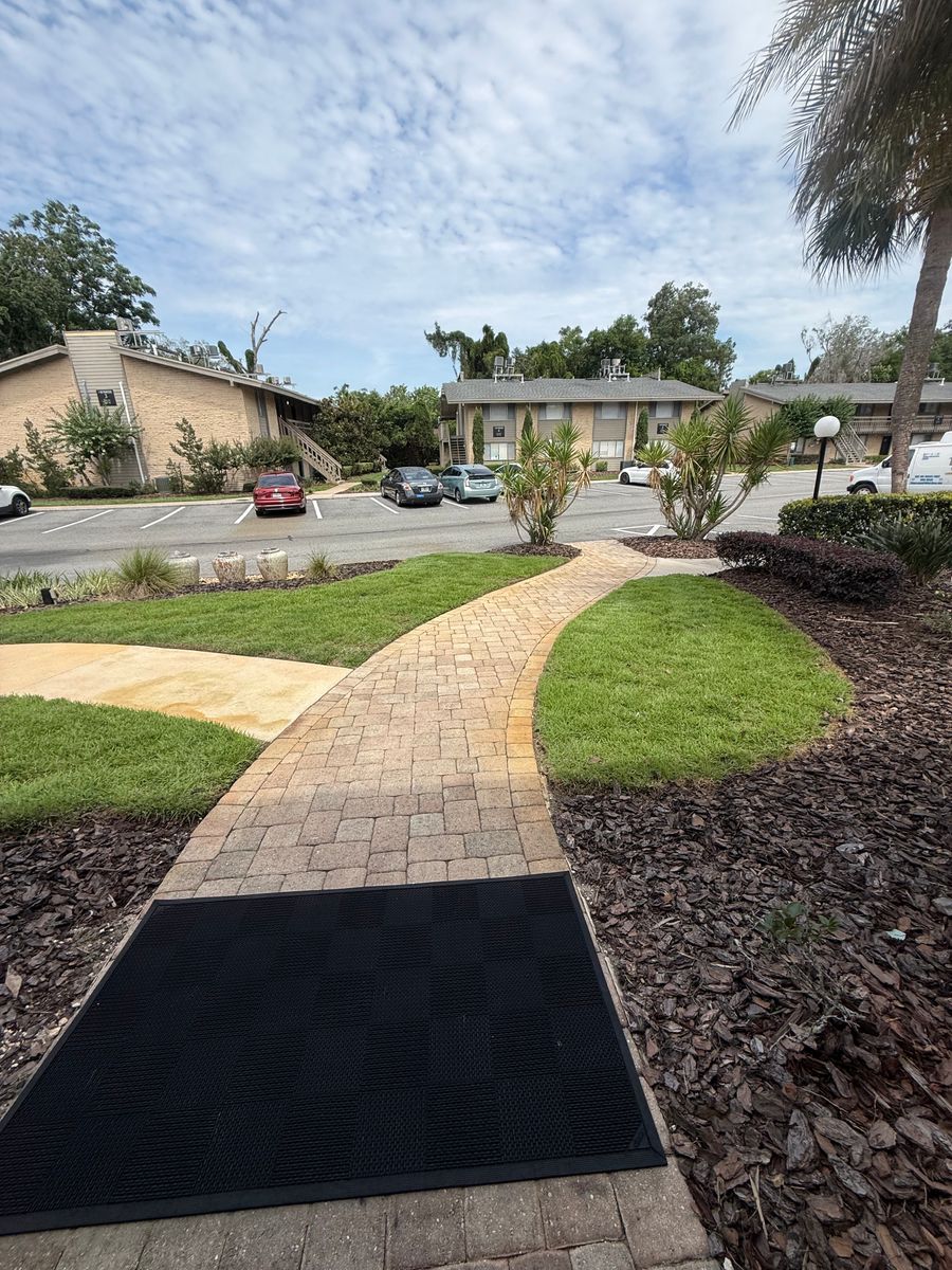Landscape Maintenance & Mowing Services for Kings Legacy Services in Gainesville ,  FL