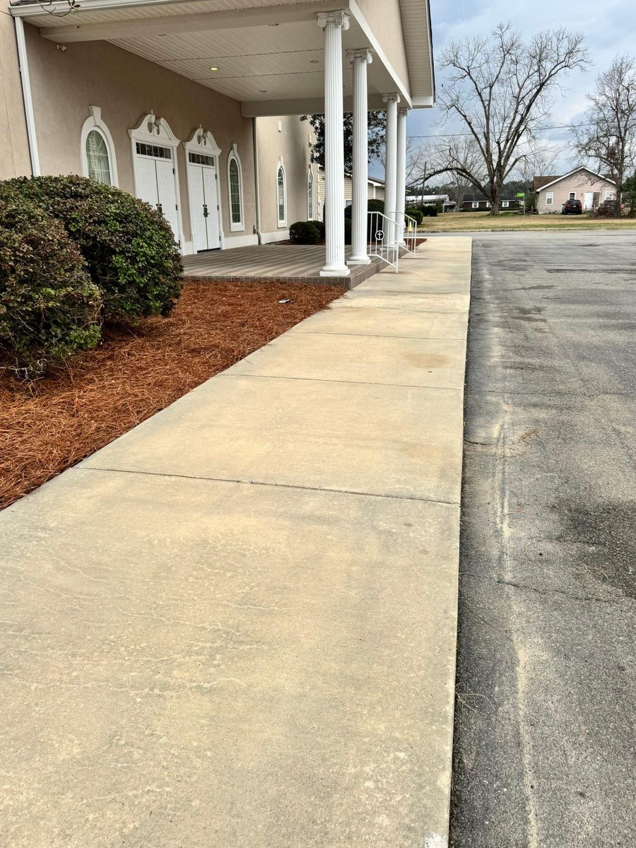 Concrete Cleaning for Carter & Son's Pressure Washing in Thomasville, GA
