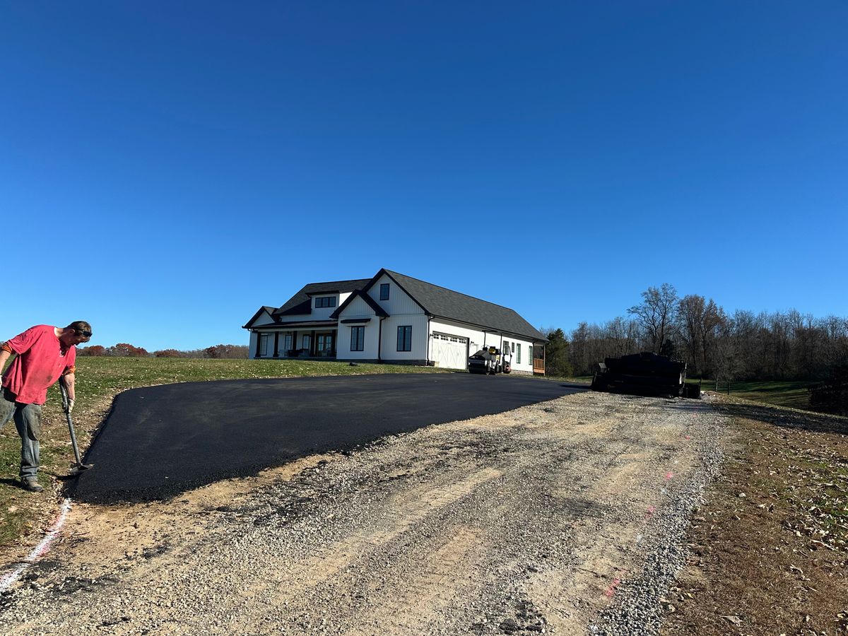 Asphalt Paving for Metzler Paving and Sealcoating LLC in Jacksboro, TN