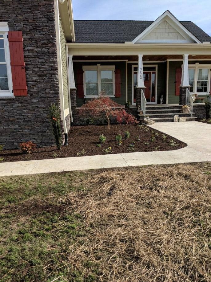 Mulch Installation for E-Z Care Lawn Service in Prince George, VA