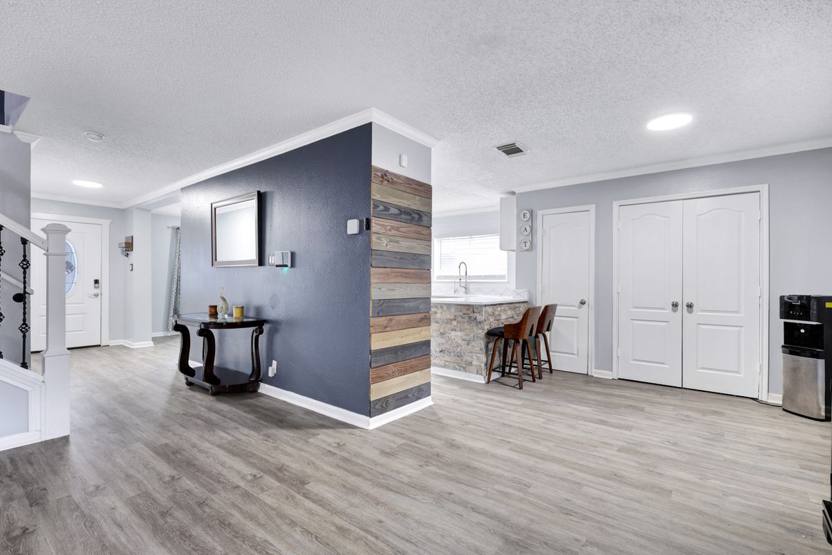 Flooring for Da Silva Construction in San Antonio, TX