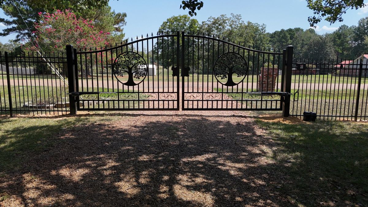 Decorative Fencing for Roberson Construction in Jackson, MS