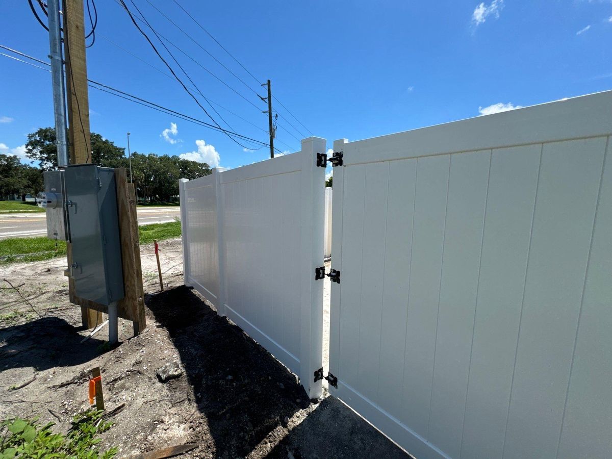Vinyl Fence Installation for ASAP Fence & Gates - Central, FL in Leesburg, FL