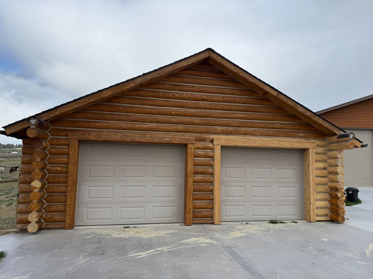 Log replacement and repair. for Wild West Log home specialists in Corvallis, MT