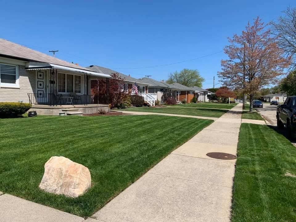 Lawn Maintenance for Macomb Co. Outdoor Services in Macomb County, MI