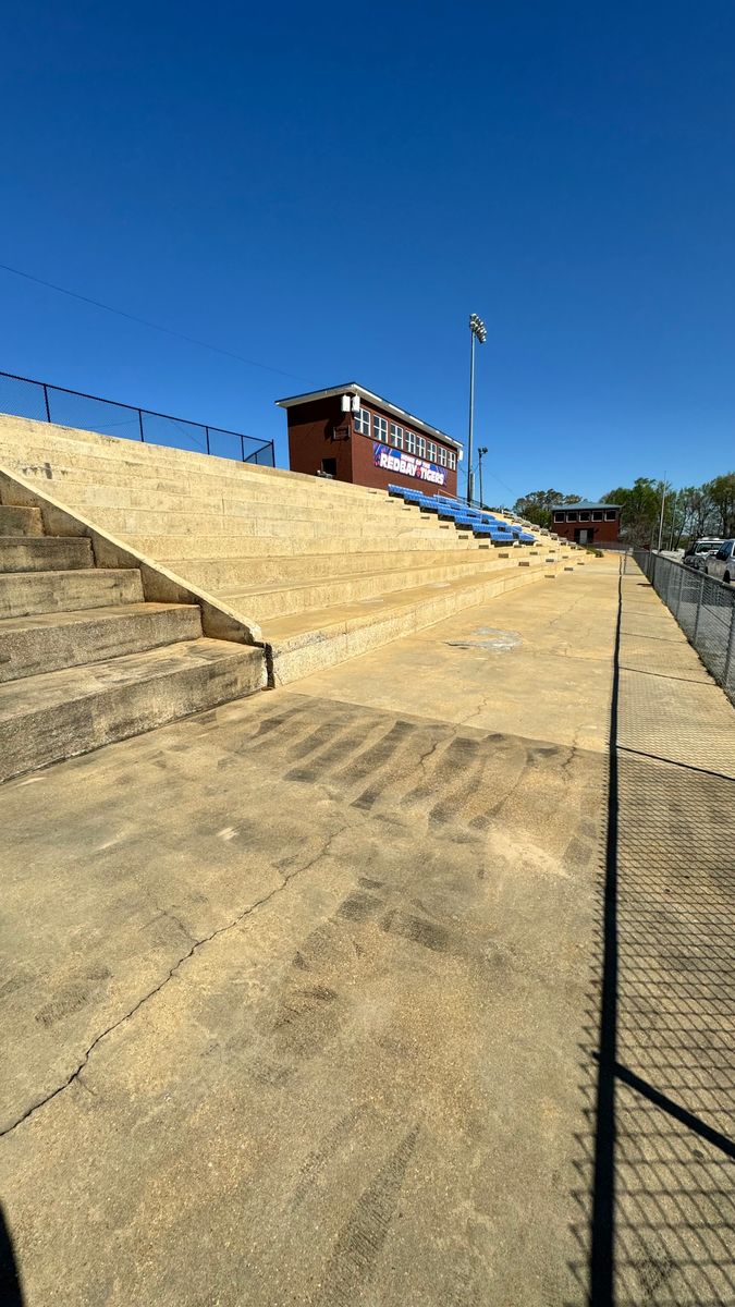 Concrete Cleaning for FunderFlow Commercial and Residential Pressure Washing Inc in Tupelo, MS