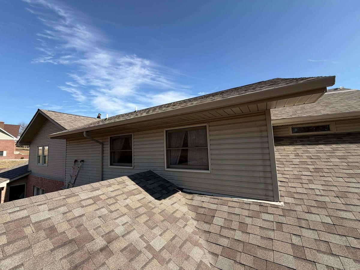 All forms of Siding metal and vynl for KY Gutter Pro & Specialty Roofing Systems in Monticello, KY