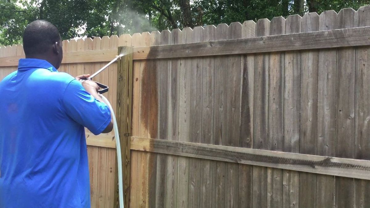 Fence Washing for Exterior Pressure Washing in Jacksonville, FL