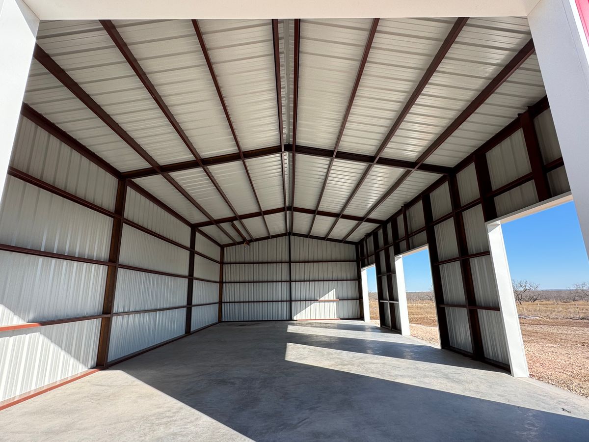 Barns for CHR Unlimited LLC in San Angelo, Texas