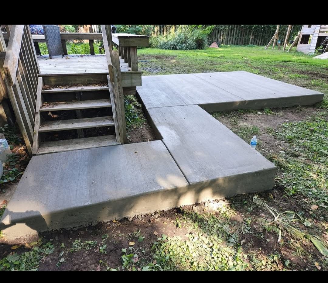 Driveways, Patios, Sidewalks, Firepits for Custom Concrete Enterprises in Springfield, IL