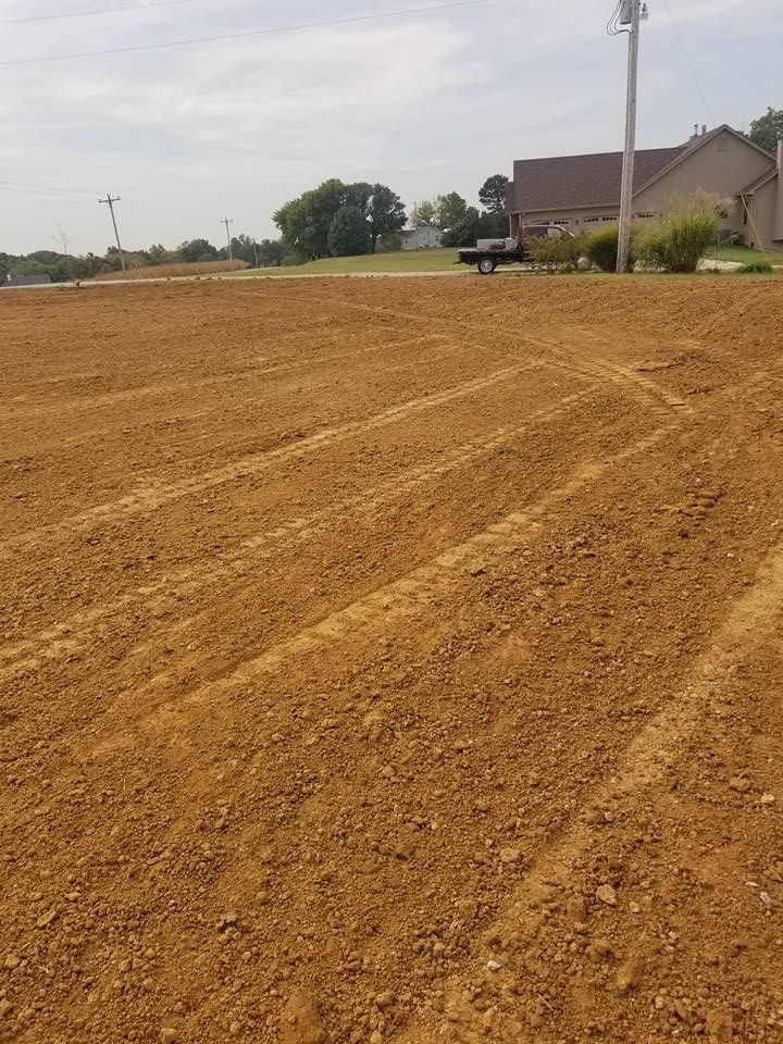 Leveling for HF Flatwork and Hines Farms Excavating in Old Monroe,, MO