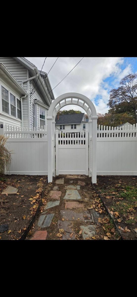 Gate Arbor for Azorean Fence in Peabody, MA