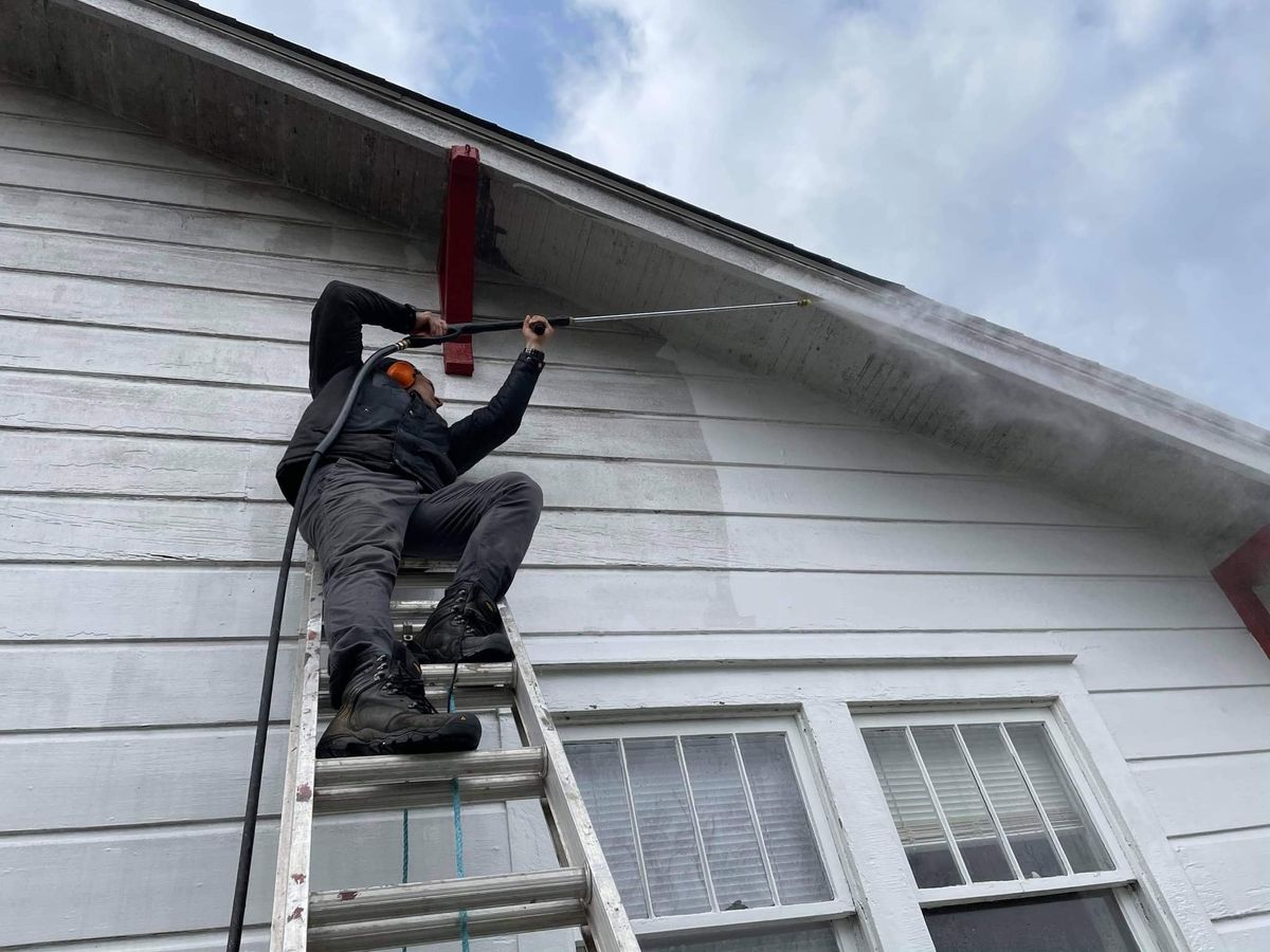 Pressure Washing for C4 TrueVision Renovations in Asheville, NC