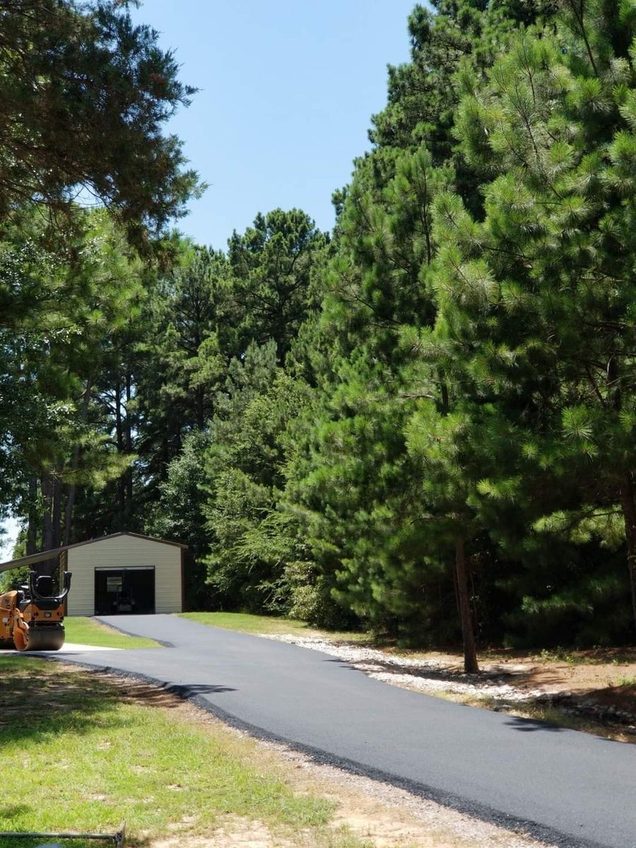 Driveway Paving for Hurts Asphalt Paving in Athens, TX