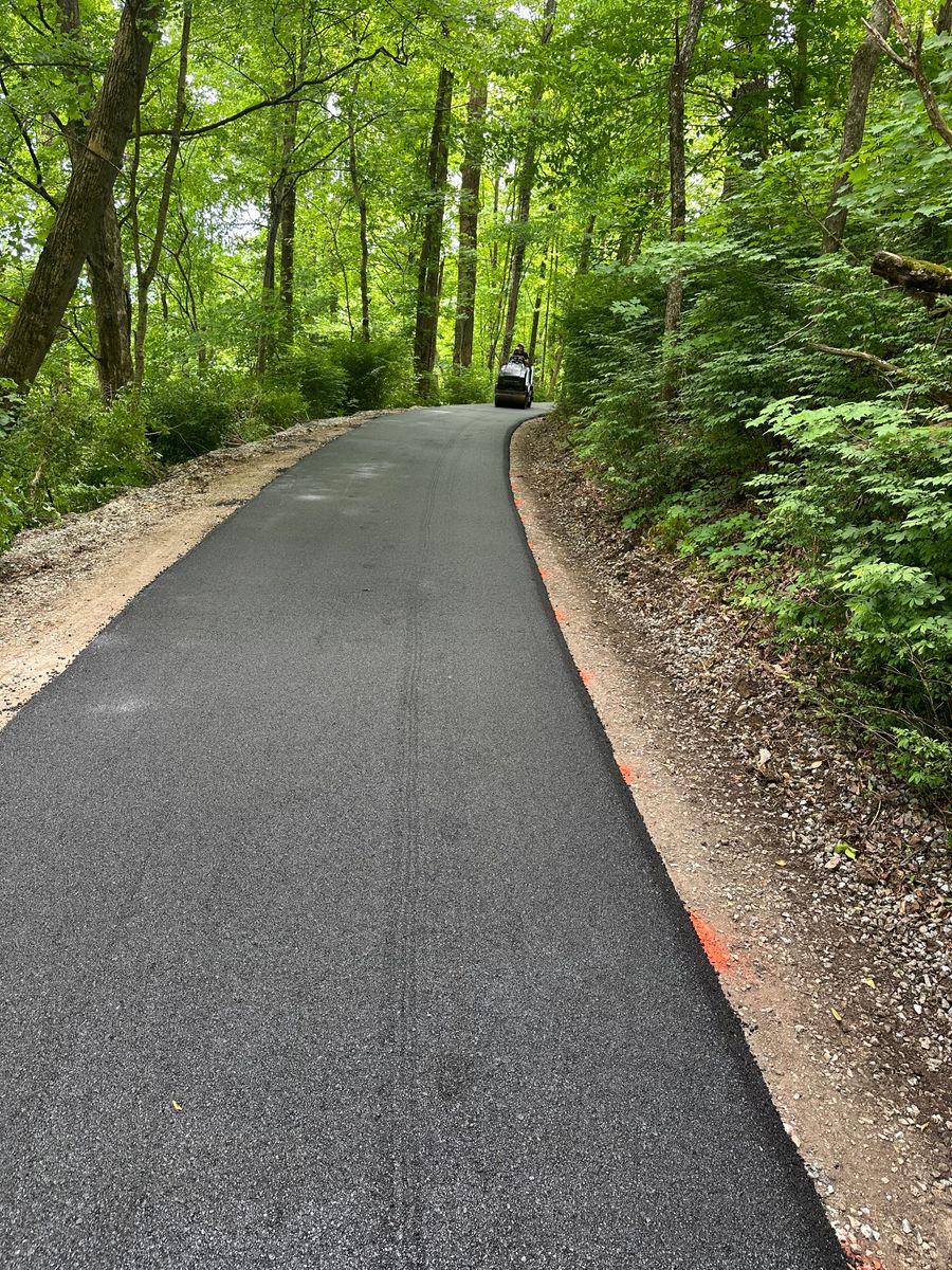Asphalt Paving for Metzler Paving and Sealcoating LLC in Jacksboro, TN