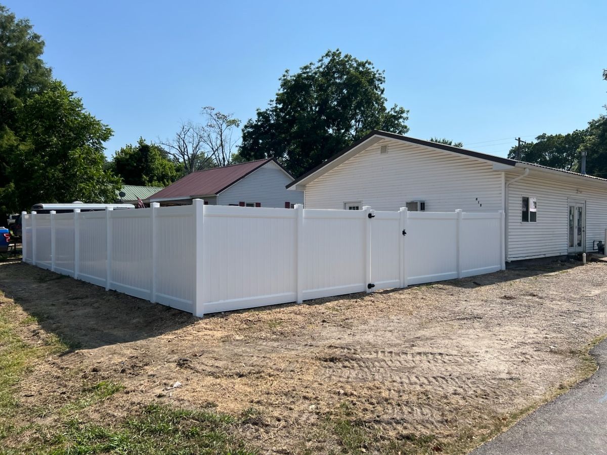 Fence Installation for B&J Fencing in Harviell, MO